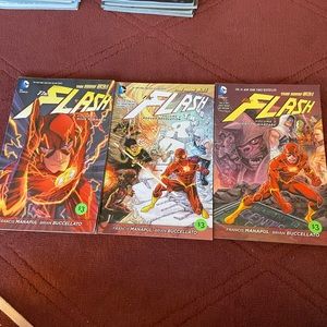 The Flash DC Comics New 52 Graphic Novels 3 pc